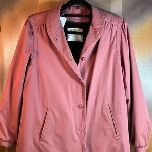 80’s London Fog raincoat with zip out lining 8. Mauve pink color. 38” chest. 210